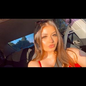 Meet your Posher, Valeria